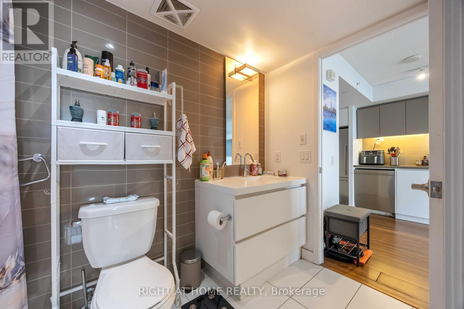 4109 - 85 Queens Wharf Road, Toronto, Ontario  M5V 0J9 - Photo 23 - C12427877