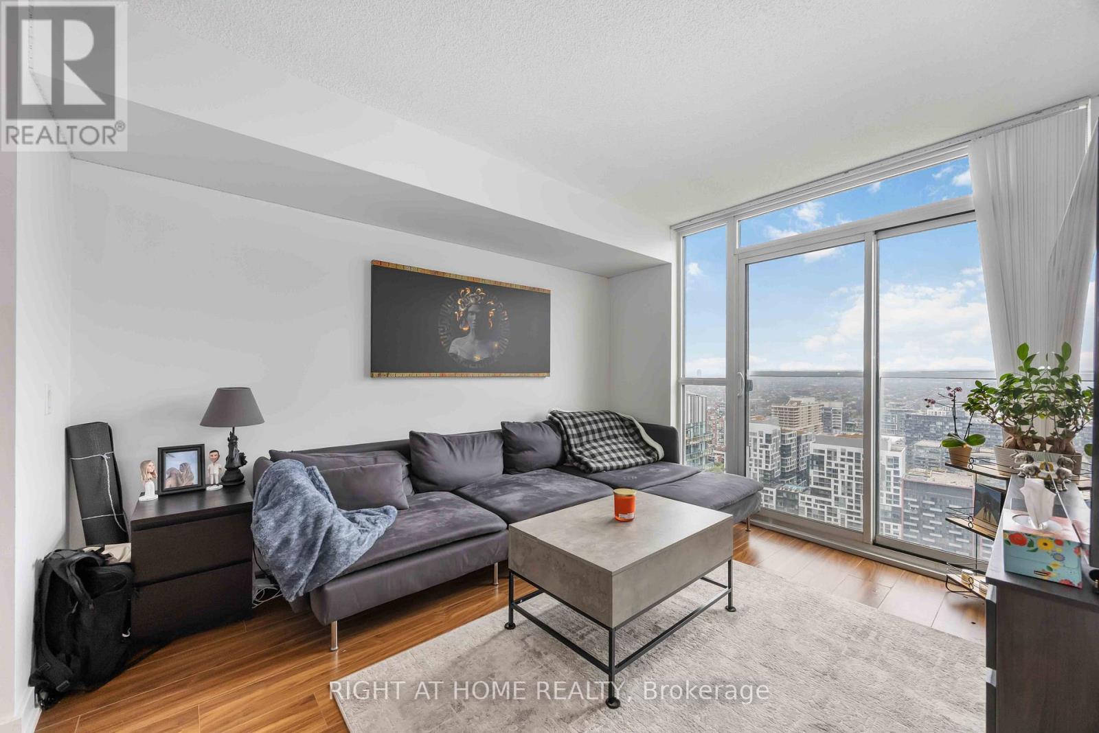 4109 - 85 Queens Wharf Road, Toronto, Ontario  M5V 0J9 - Photo 29 - C12427877
