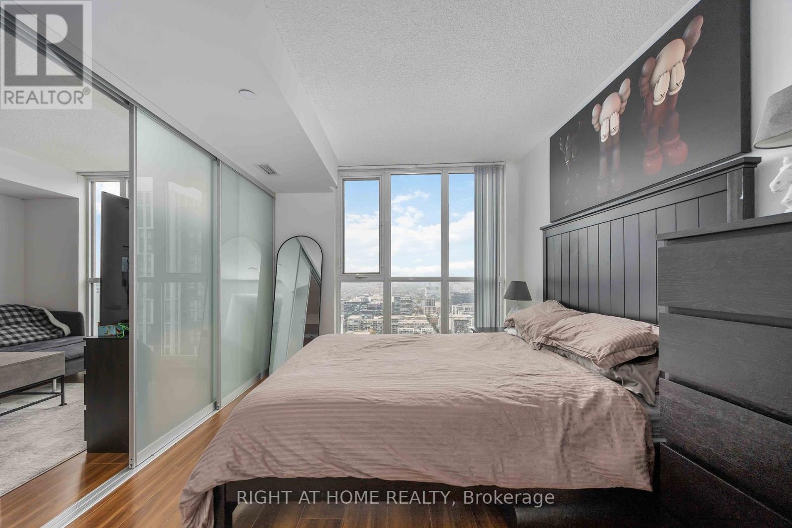 4109 - 85 Queens Wharf Road, Toronto, Ontario  M5V 0J9 - Photo 32 - C12427877