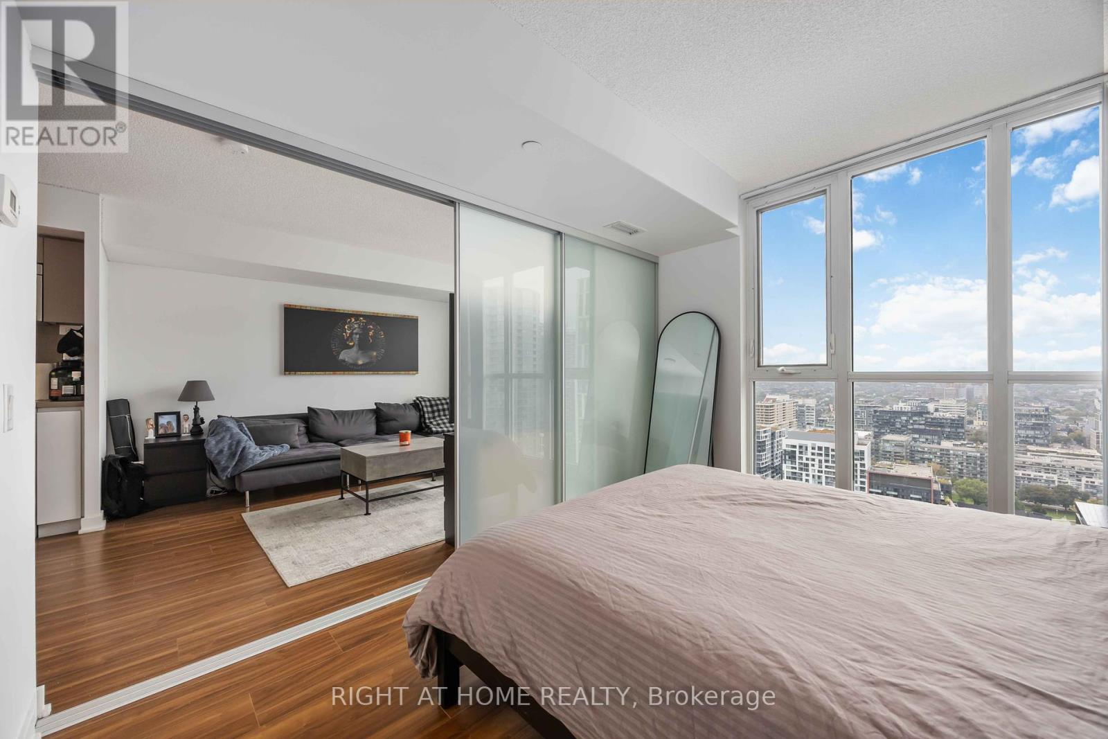 4109 - 85 Queens Wharf Road, Toronto, Ontario  M5V 0J9 - Photo 33 - C12427877