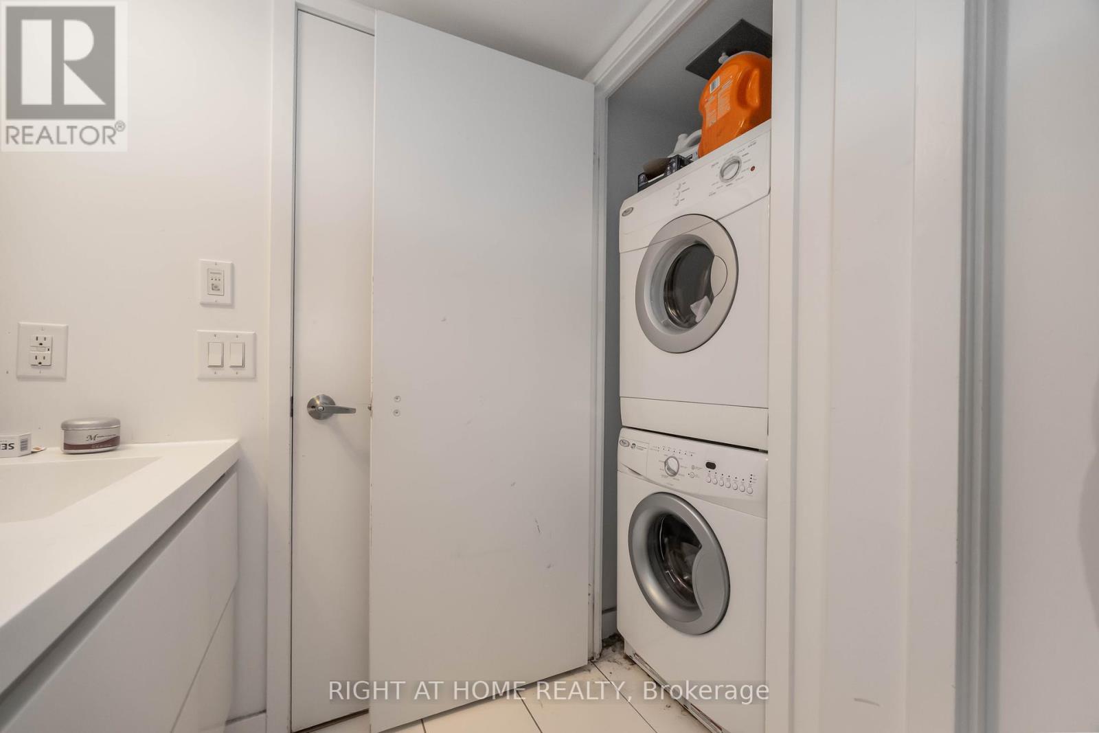 4109 - 85 Queens Wharf Road, Toronto, Ontario  M5V 0J9 - Photo 41 - C12427877