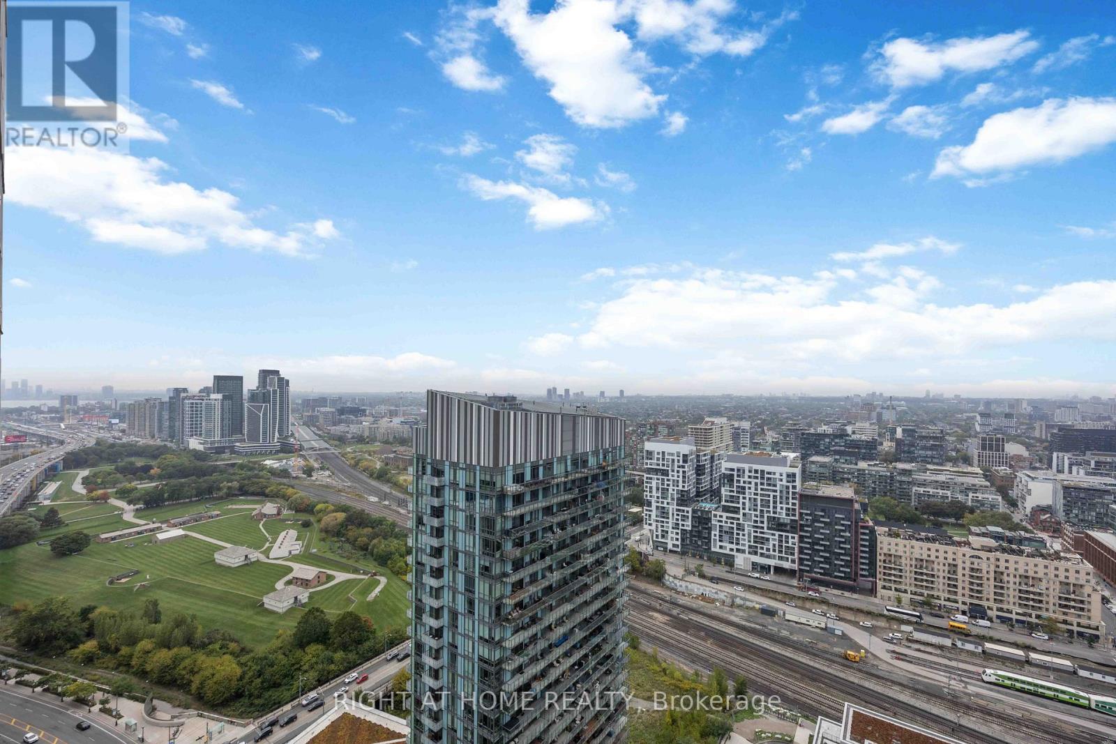 4109 - 85 Queens Wharf Road, Toronto, Ontario  M5V 0J9 - Photo 43 - C12427877