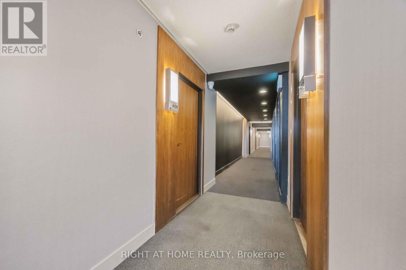 4109 - 85 Queens Wharf Road, Toronto, Ontario  M5V 0J9 - Photo 6 - C12427877