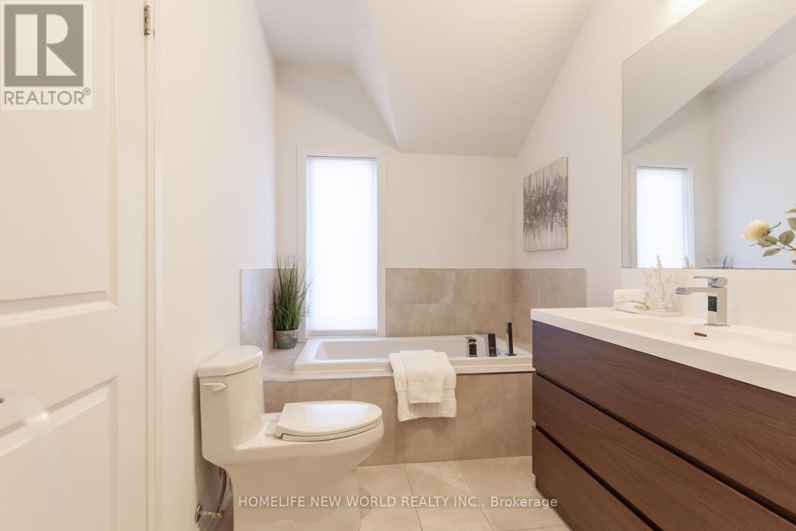 9102 Woodbine Avenue, Markham, Ontario  L3R 0J8 - Photo 27 - N12427890