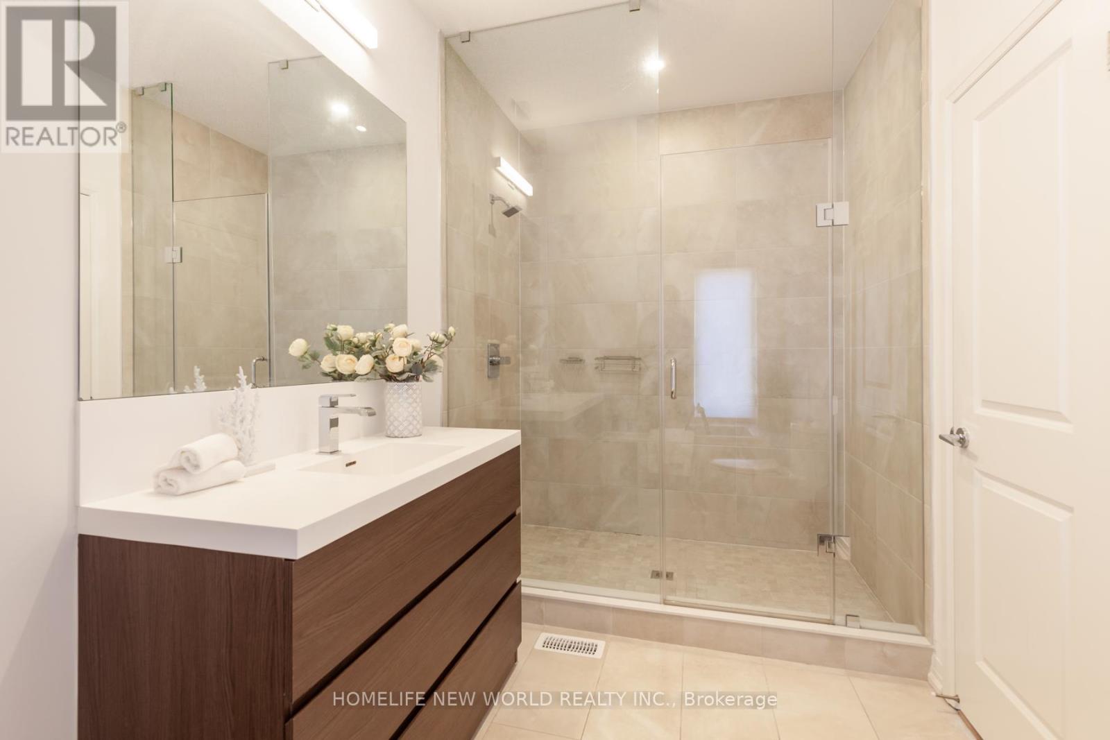 9102 Woodbine Avenue, Markham, Ontario  L3R 0J8 - Photo 28 - N12427890