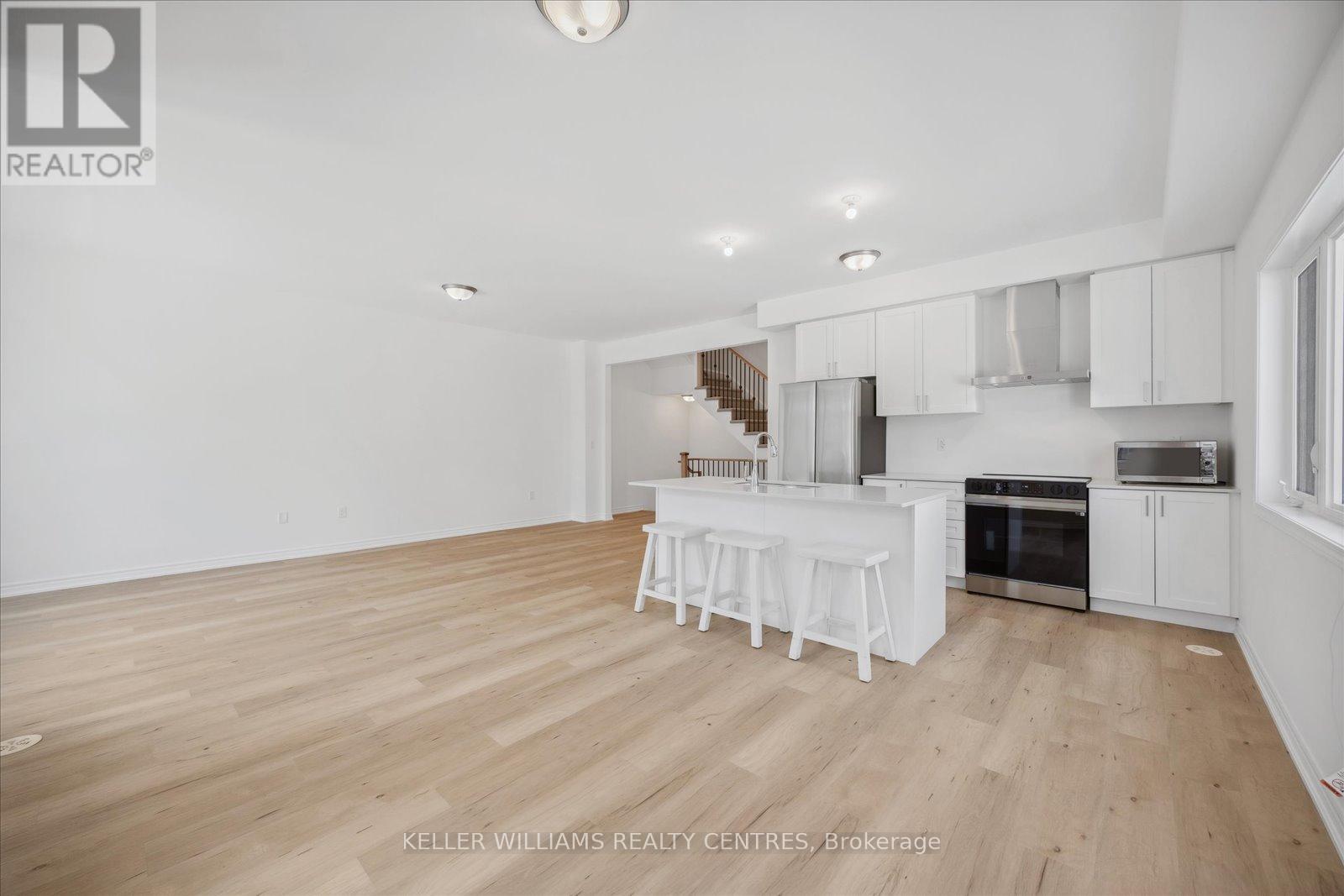64 Wyn Wood Lane, Orillia, Ontario  L3V 3P7 - Photo 8 - S12427886