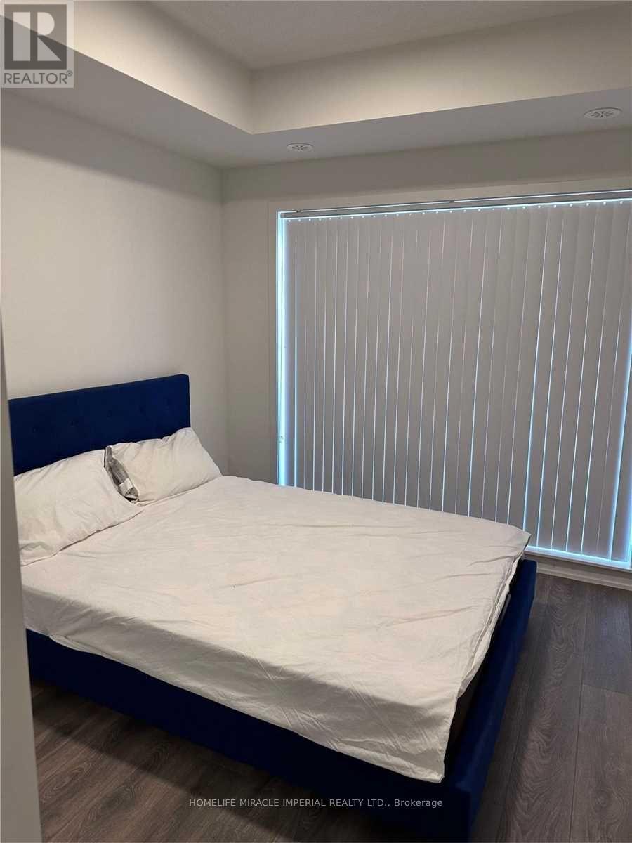 302 - 120 Canon Jackson Drive, Toronto, Ontario  M6M 0B8 - Photo 6 - W12427891