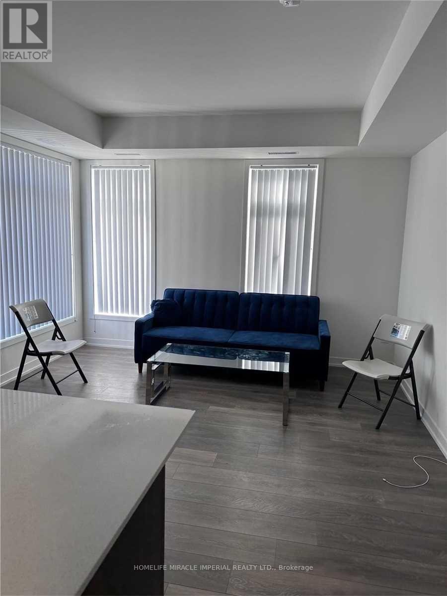 302 - 120 Canon Jackson Drive, Toronto, Ontario  M6M 0B8 - Photo 8 - W12427891