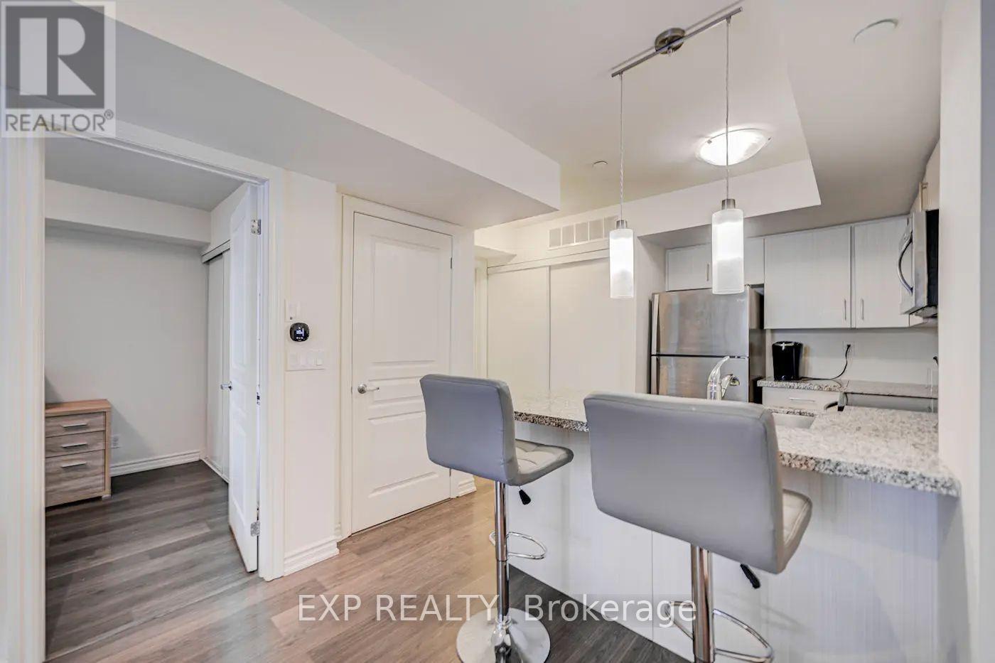 11 - 140 Long Branch Avenue, Toronto, Ontario  M8W 0A9 - Photo 11 - W12427892