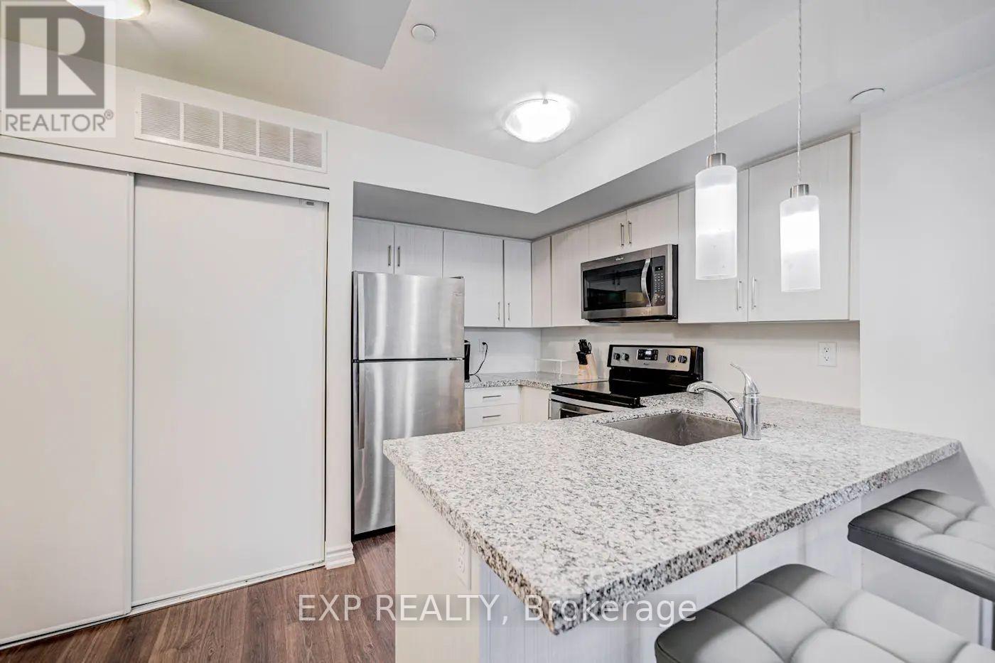 11 - 140 Long Branch Avenue, Toronto, Ontario  M8W 0A9 - Photo 12 - W12427892