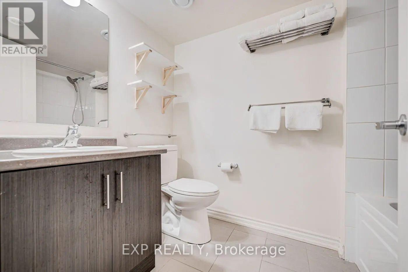 11 - 140 Long Branch Avenue, Toronto, Ontario  M8W 0A9 - Photo 16 - W12427892