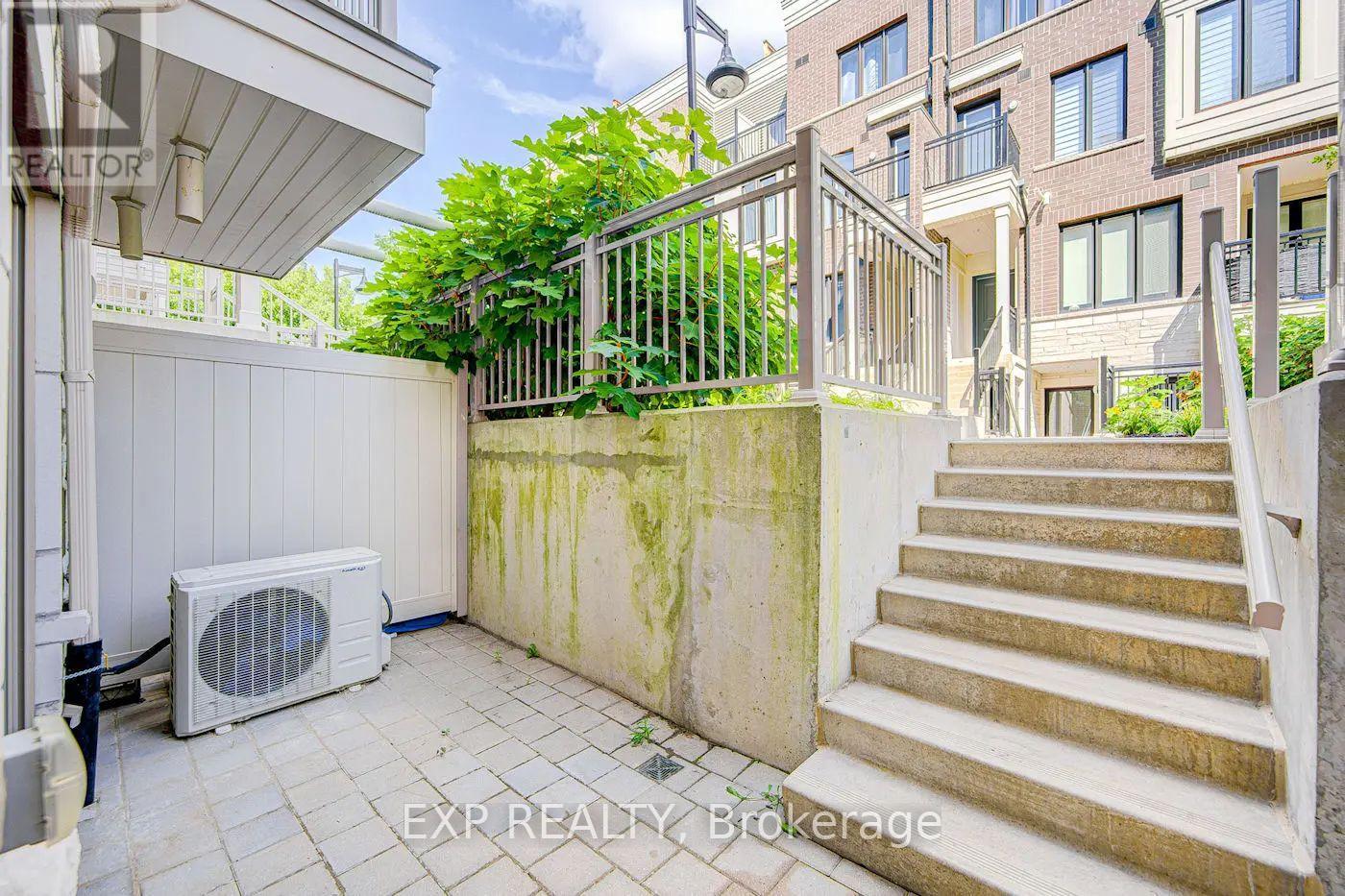 11 - 140 Long Branch Avenue, Toronto, Ontario  M8W 0A9 - Photo 5 - W12427892