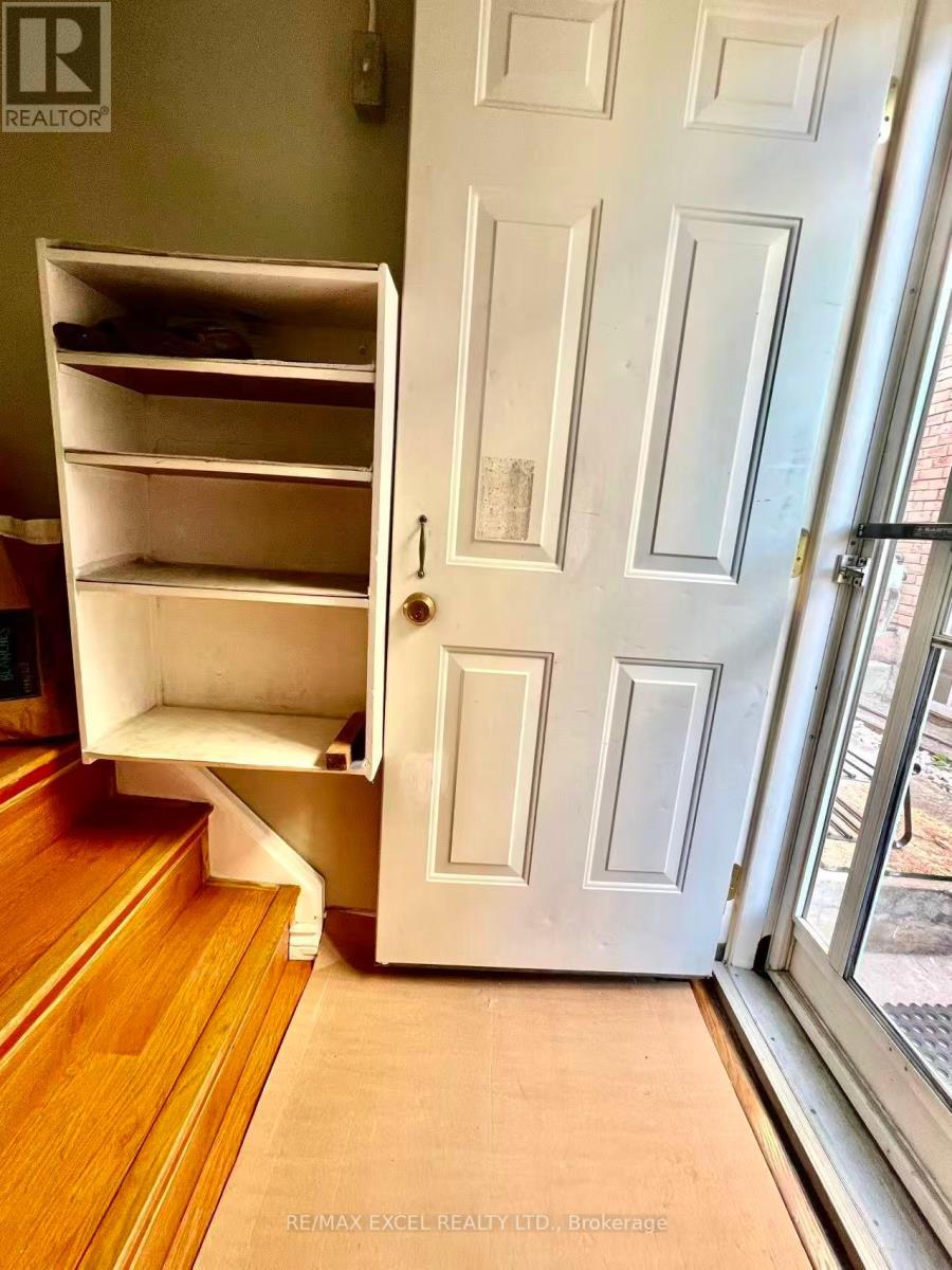 3225 Coldstream Road, Mississauga, Ontario  L5L 5J1 - Photo 2 - W12427895