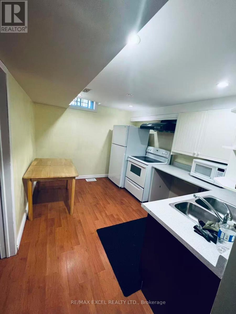 3225 Coldstream Road, Mississauga, Ontario  L5L 5J1 - Photo 4 - W12427895