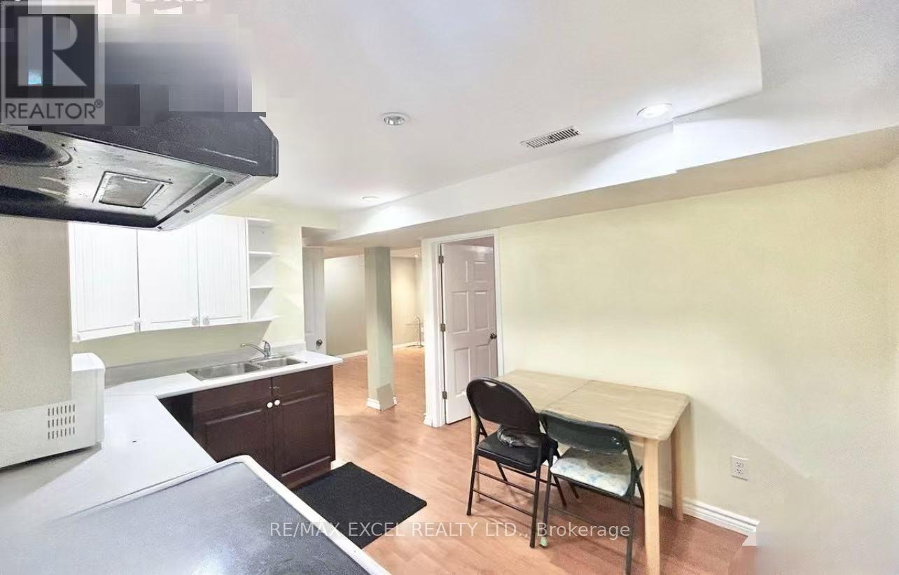 3225 Coldstream Road, Mississauga, Ontario  L5L 5J1 - Photo 5 - W12427895