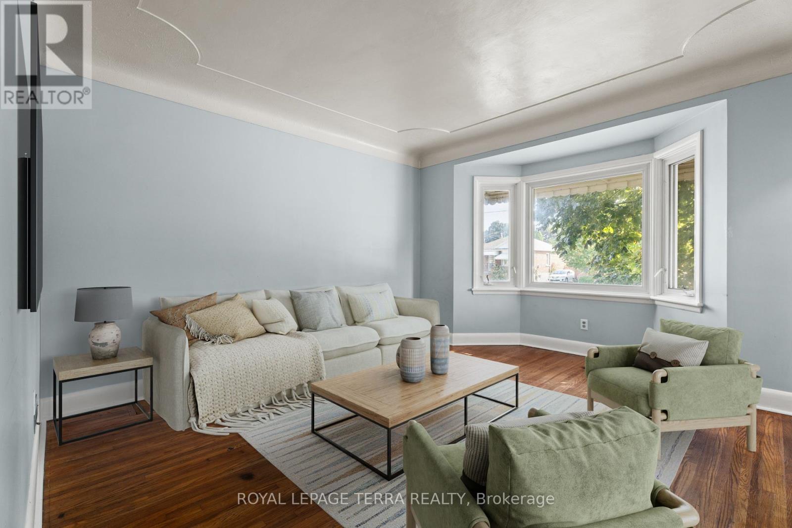 278 East 34th Street, Hamilton, Ontario  L8V 3W9 - Photo 11 - X12427872
