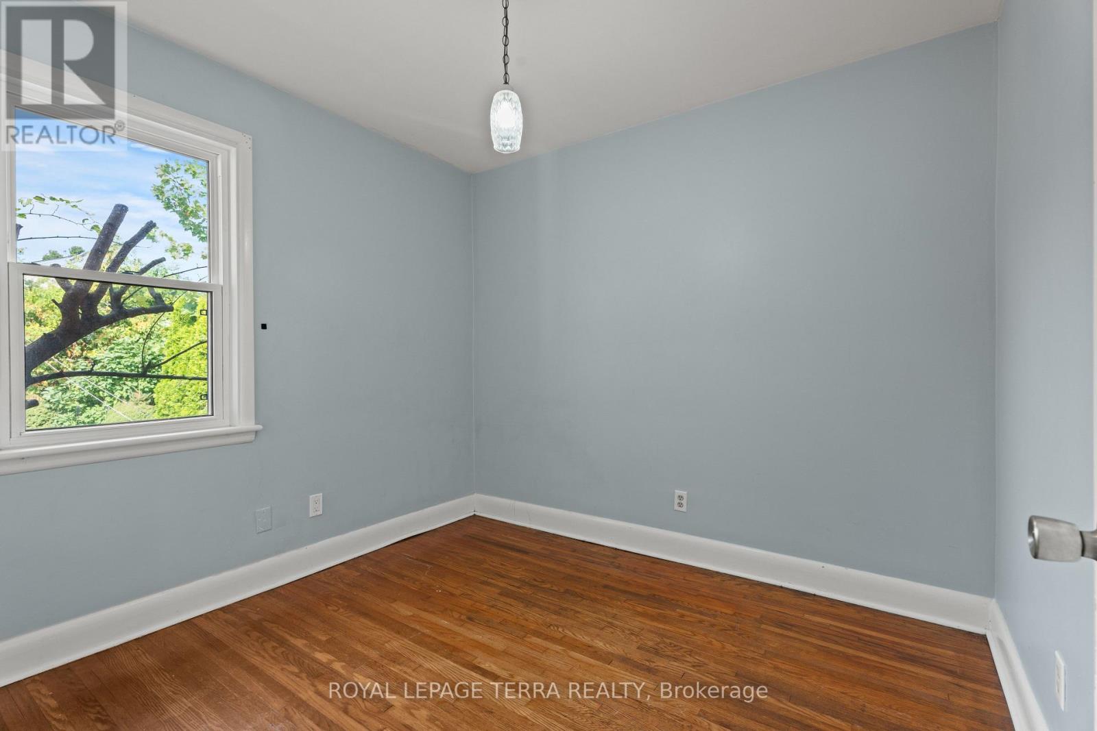 278 East 34th Street, Hamilton, Ontario  L8V 3W9 - Photo 20 - X12427872