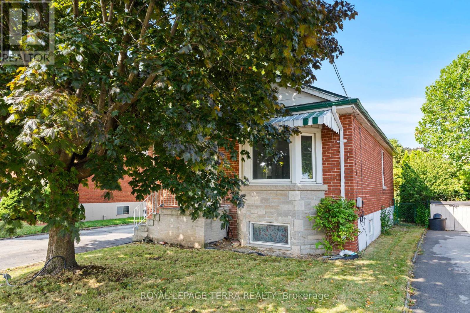 278 East 34th Street, Hamilton, Ontario  L8V 3W9 - Photo 4 - X12427872