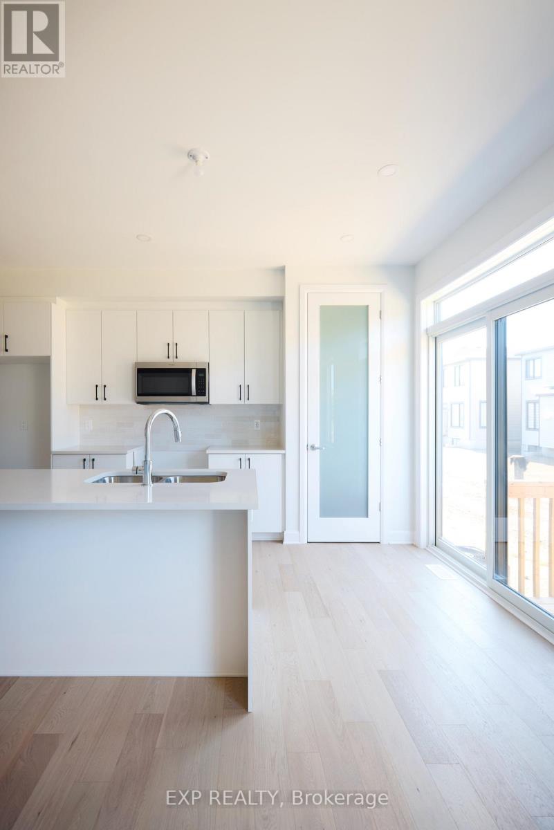 509 Roundhouse Crescent, Ottawa, Ontario  K2S 2Y1 - Photo 7 - X12427909
