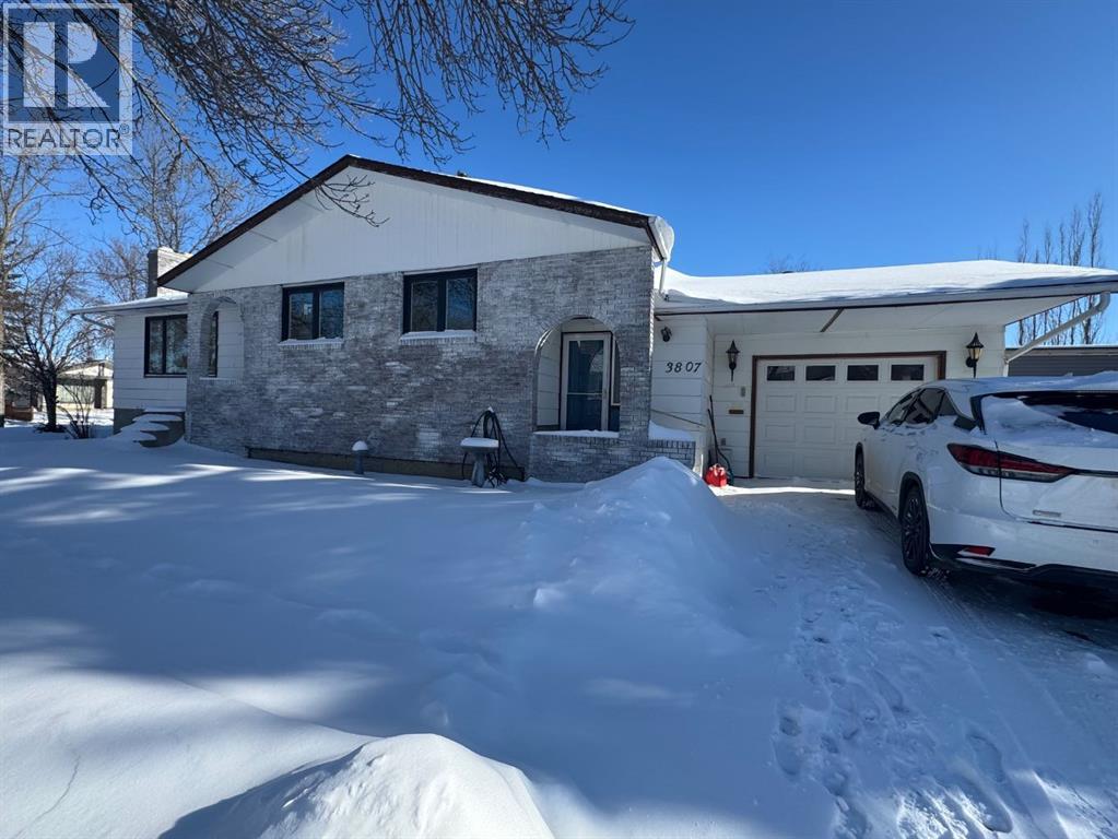 3807 62 Street, Camrose, Alberta  T4V 3B5 - Photo 2 - A2259086