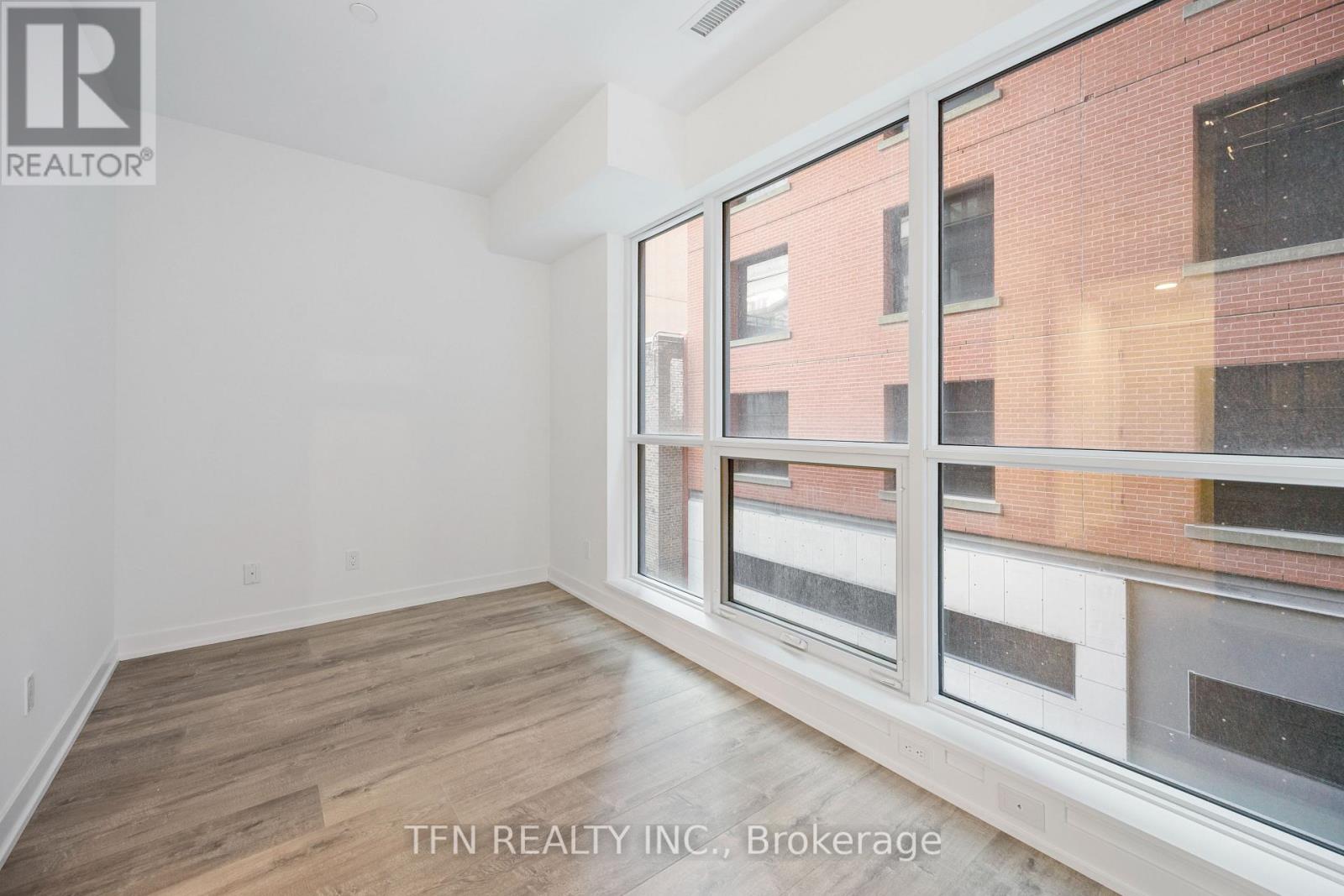 302 - 327 King Street W, Toronto, Ontario  M5V 0W7 - Photo 2 - C12427910