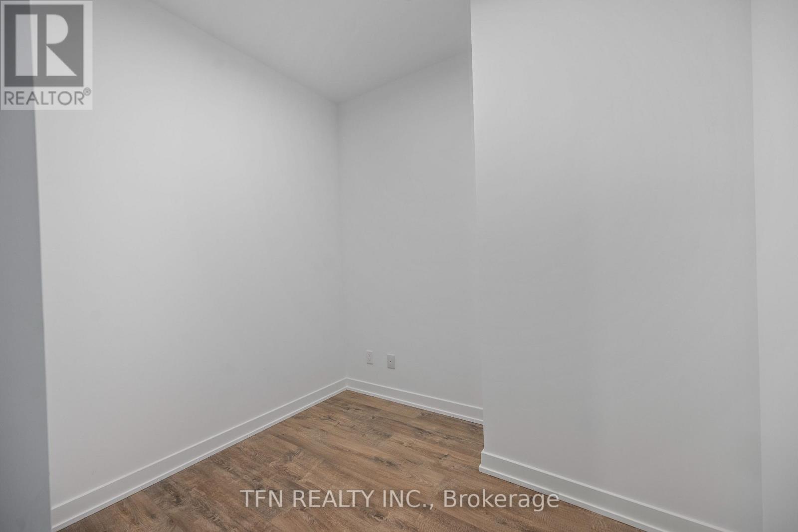 302 - 327 King Street W, Toronto, Ontario  M5V 0W7 - Photo 3 - C12427910