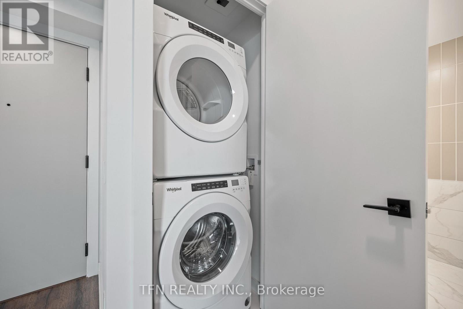 4404 - 327 King Street W, Toronto, Ontario  M5V 0W7 - Photo 12 - C12427911