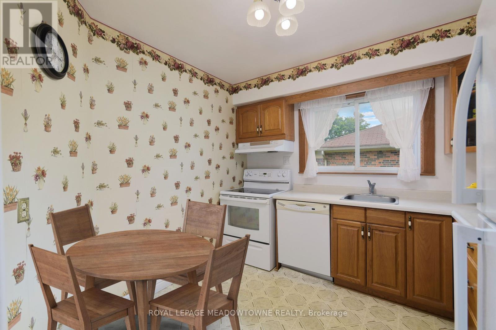 36 Hewson Crescent, Halton Hills, Ontario  L7G 2N9 - Photo 14 - W12427898