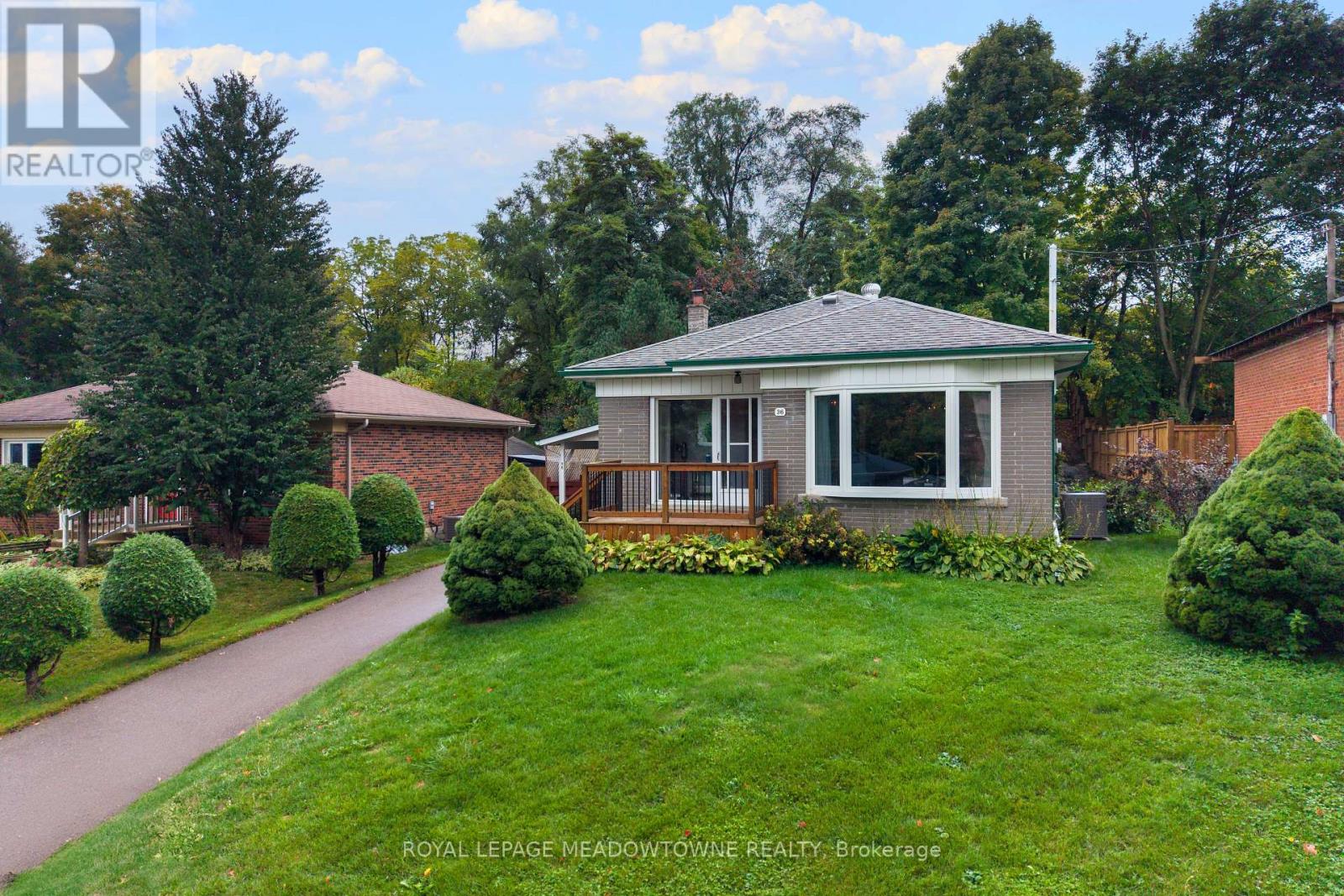 36 Hewson Crescent, Halton Hills, Ontario  L7G 2N9 - Photo 3 - W12427898
