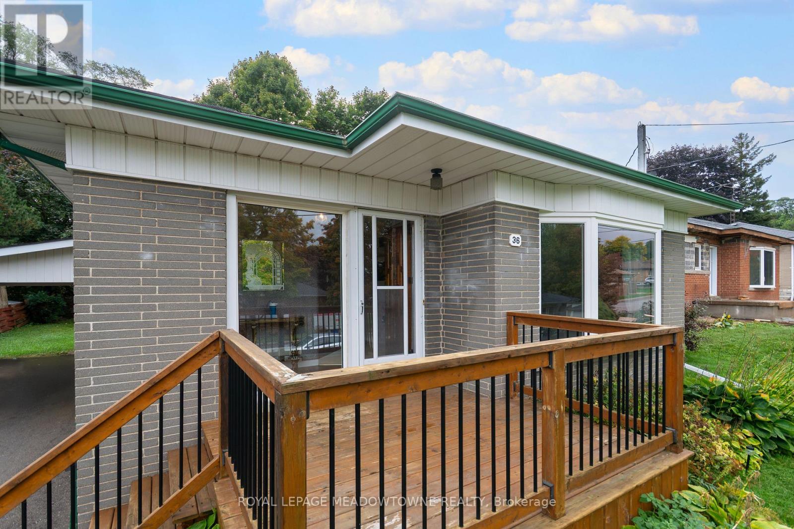 36 Hewson Crescent, Halton Hills, Ontario  L7G 2N9 - Photo 5 - W12427898
