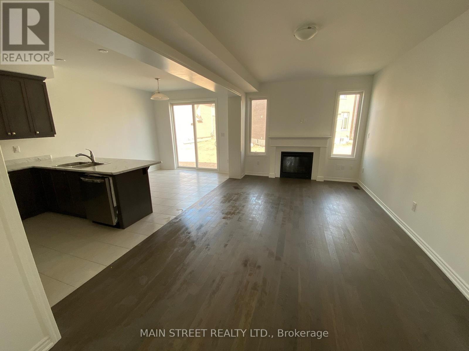 785 Whitlock Avenue, Milton, Ontario  L9E 1S5 - Photo 4 - W12427918