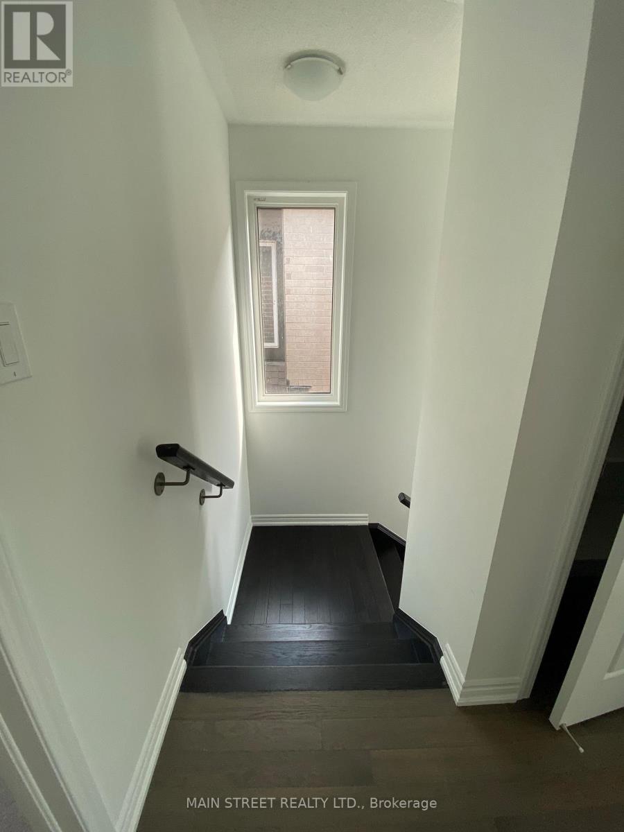 785 Whitlock Avenue, Milton, Ontario  L9E 1S5 - Photo 9 - W12427918