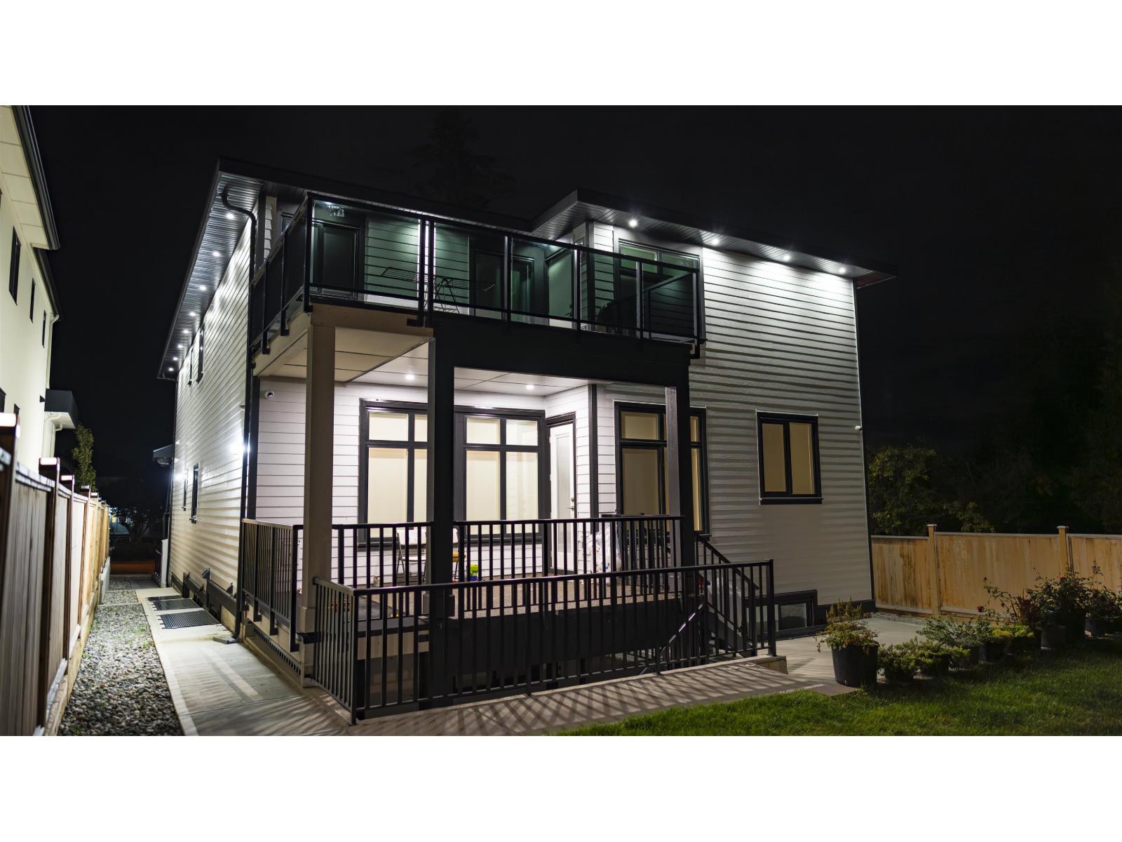 937 160b Street, Surrey, British Columbia  V4A 9A7 - Photo 3 - R3020834