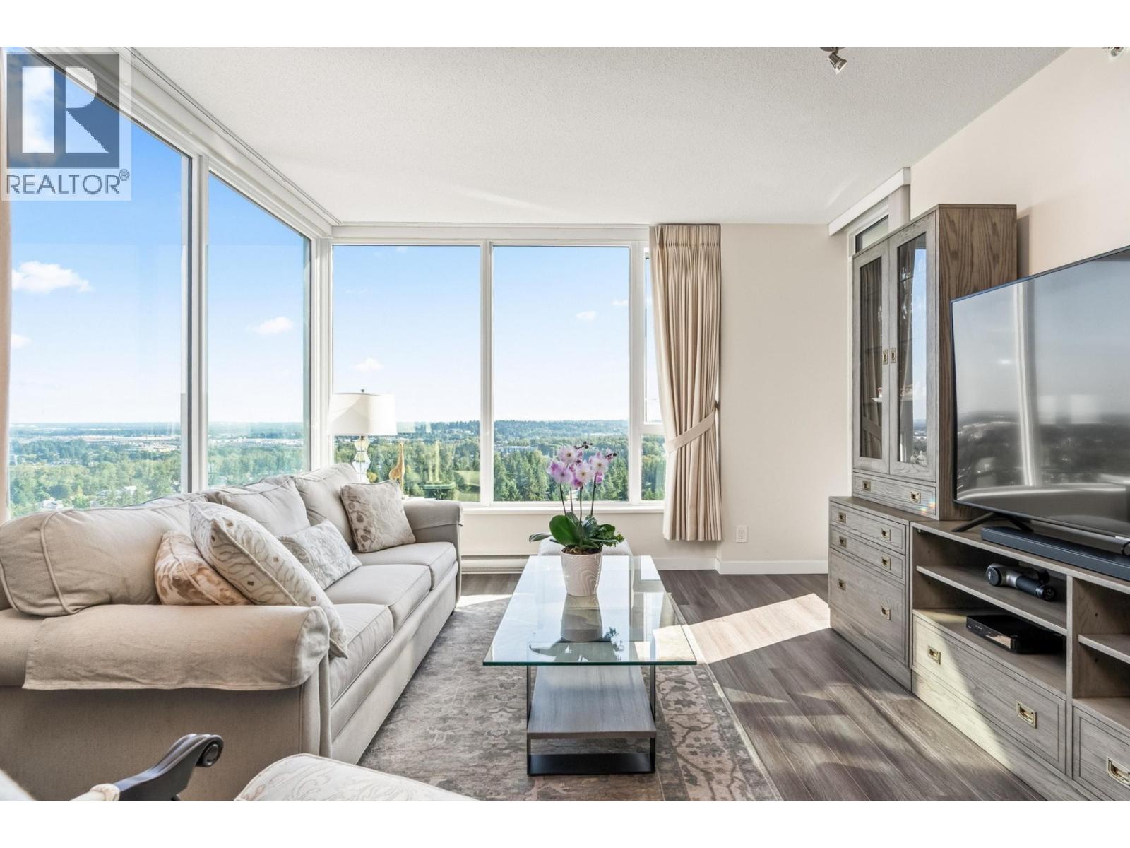 2401 3100 Windsor Gate, Coquitlam, British Columbia  V3B 0P3 - Photo 4 - R3052440