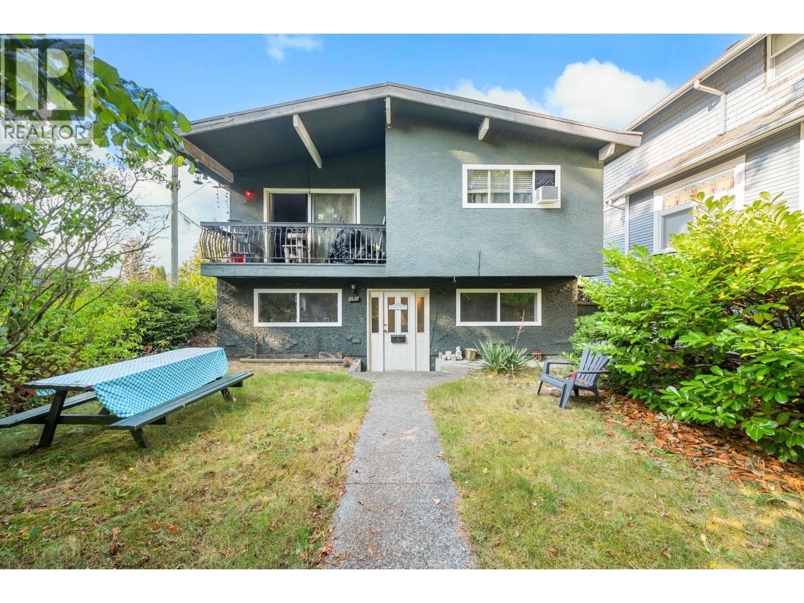 2507 E 25TH AVENUE, Vancouver, British Columbia