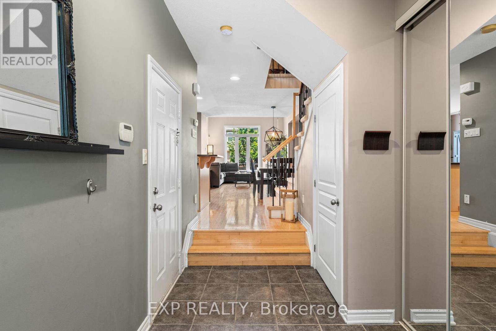 485 Grey Seal Circle, Ottawa, Ontario  K1V 2H7 - Photo 6 - X12427961