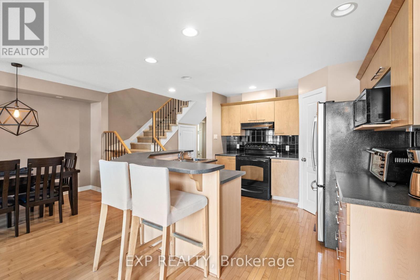 485 Grey Seal Circle, Ottawa, Ontario  K1V 2H7 - Photo 8 - X12427961