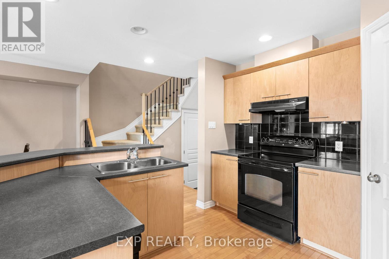 485 Grey Seal Circle, Ottawa, Ontario  K1V 2H7 - Photo 9 - X12427961