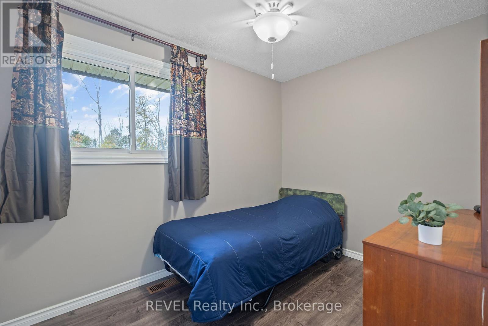1506 Ott Road, Fort Erie, Ontario  L0S 1S0 - Photo 16 - X12427941