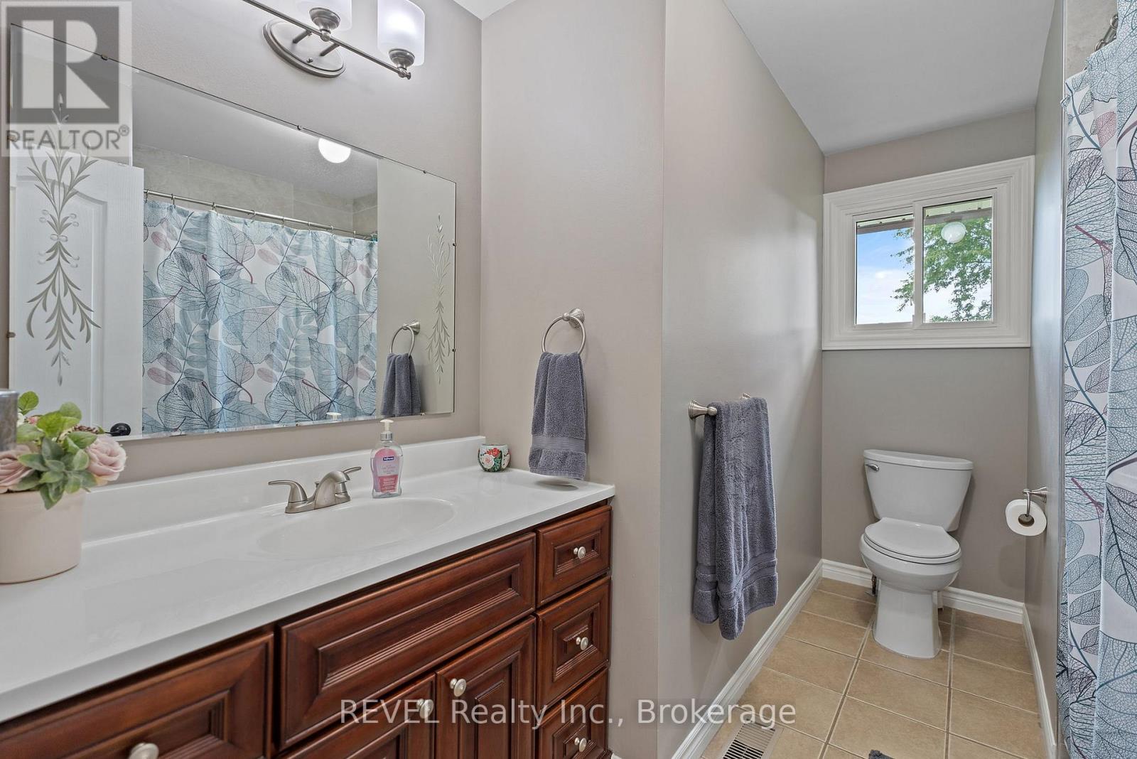 1506 Ott Road, Fort Erie, Ontario  L0S 1S0 - Photo 17 - X12427941