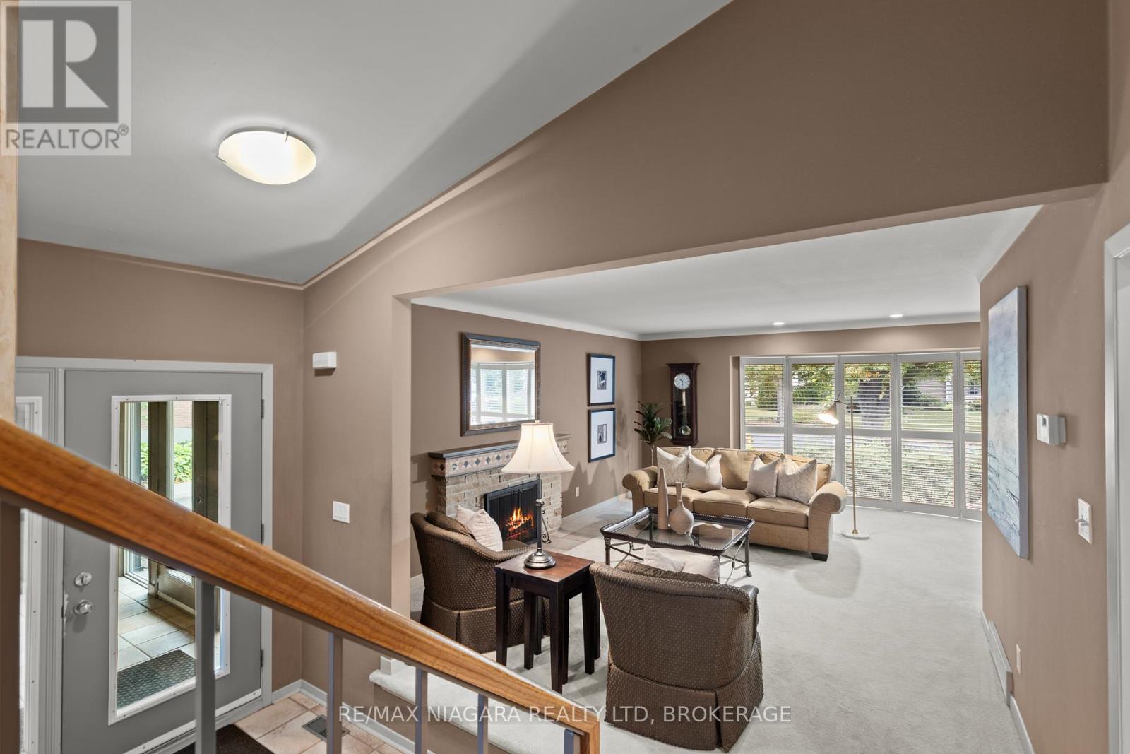 22 Royal York Road, St. Catharines (Lakeshore), Ontario  L2N 2N6 - Photo 10 - X12427958