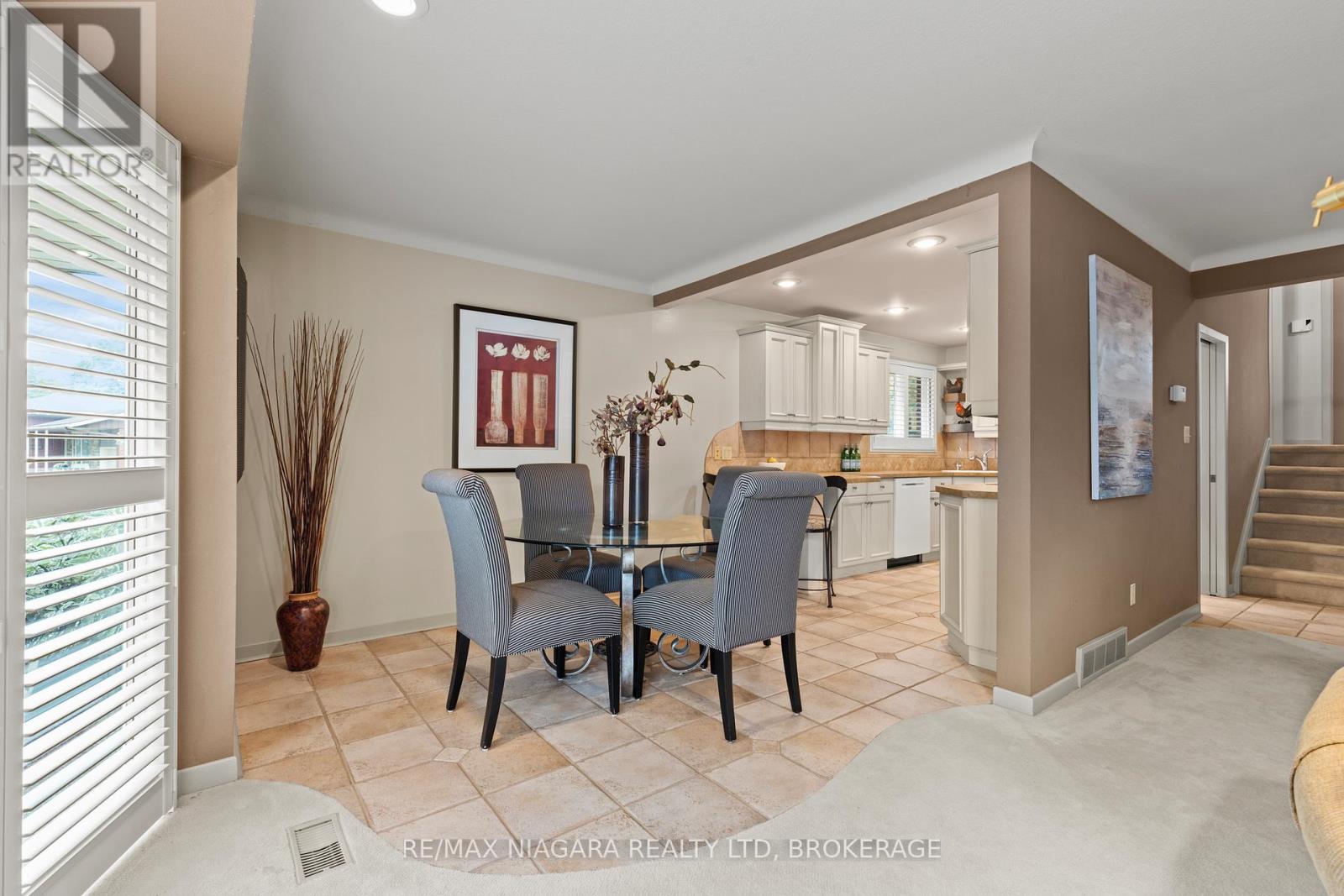 22 Royal York Road, St. Catharines (Lakeshore), Ontario  L2N 2N6 - Photo 15 - X12427958