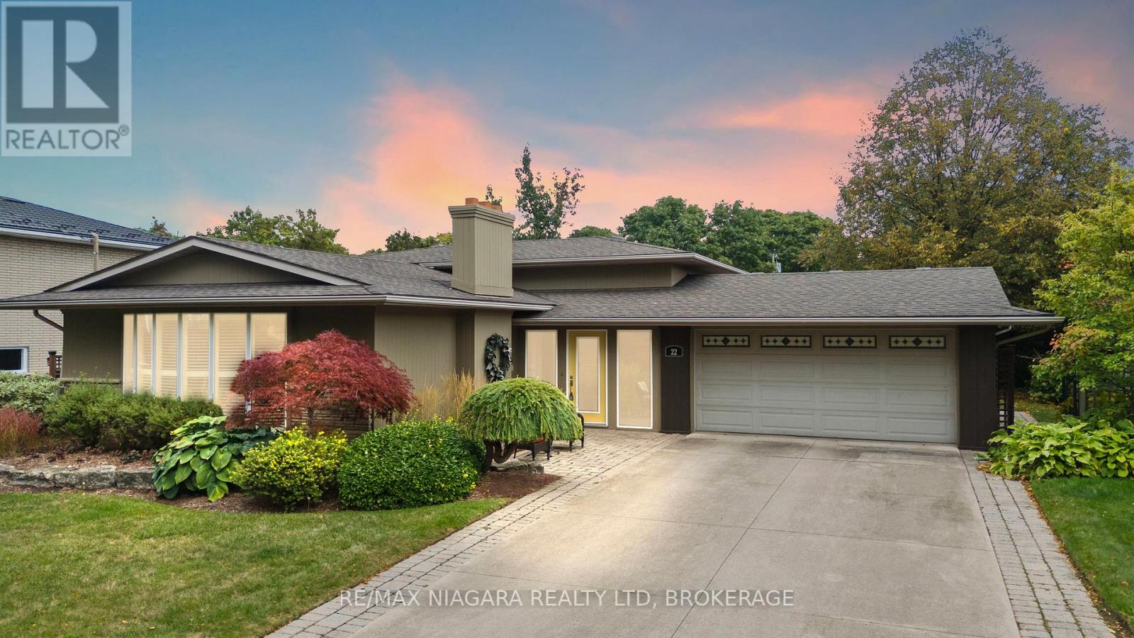 22 Royal York Road, St. Catharines (Lakeshore), Ontario  L2N 2N6 - Photo 2 - X12427958