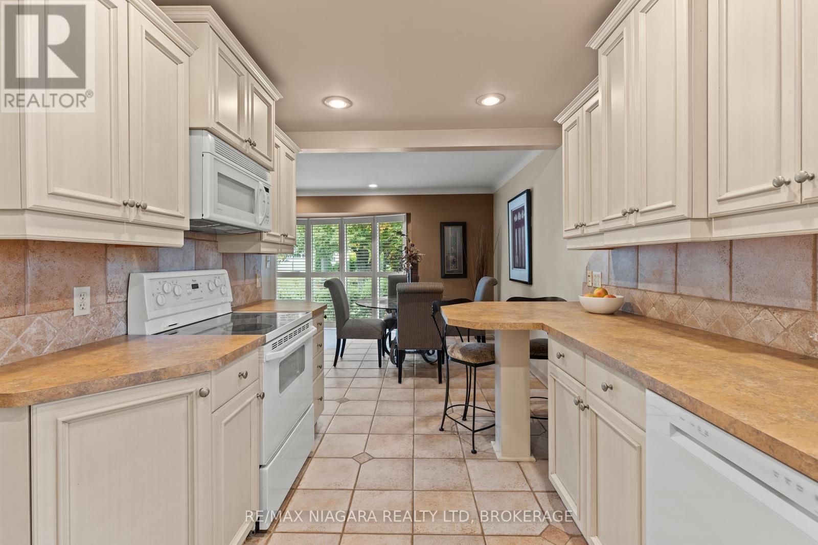 22 Royal York Road, St. Catharines (Lakeshore), Ontario  L2N 2N6 - Photo 20 - X12427958