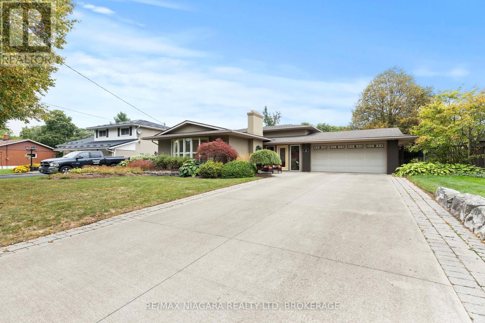 22 Royal York Road, St. Catharines (Lakeshore), Ontario  L2N 2N6 - Photo 3 - X12427958