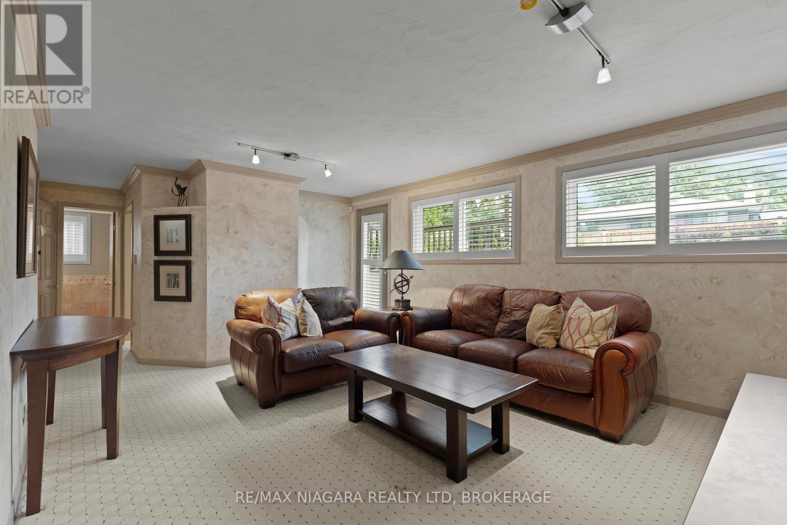 22 Royal York Road, St. Catharines (Lakeshore), Ontario  L2N 2N6 - Photo 31 - X12427958