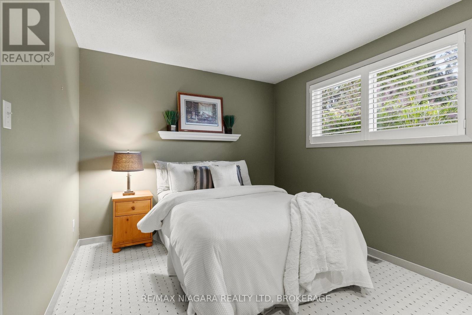 22 Royal York Road, St. Catharines (Lakeshore), Ontario  L2N 2N6 - Photo 33 - X12427958