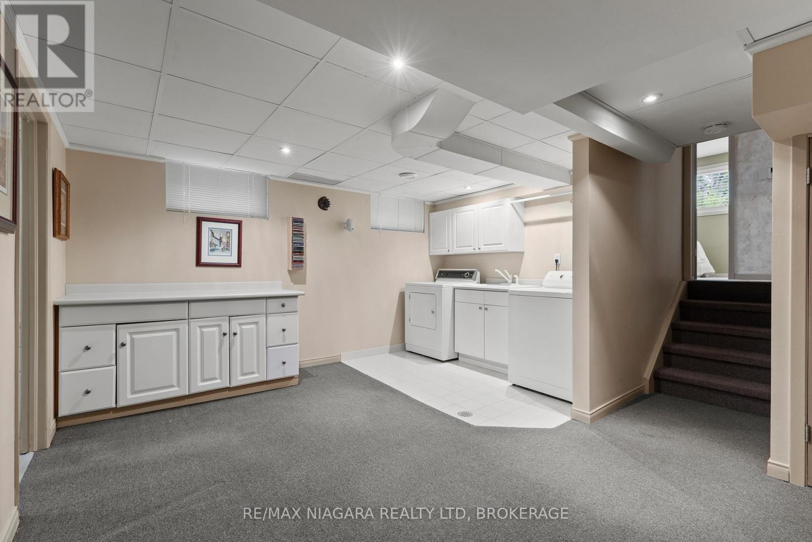 22 Royal York Road, St. Catharines (Lakeshore), Ontario  L2N 2N6 - Photo 35 - X12427958