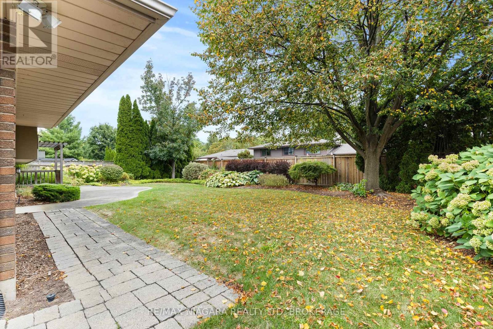 22 Royal York Road, St. Catharines (Lakeshore), Ontario  L2N 2N6 - Photo 43 - X12427958