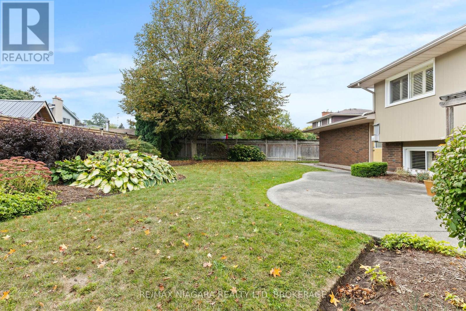 22 Royal York Road, St. Catharines (Lakeshore), Ontario  L2N 2N6 - Photo 45 - X12427958
